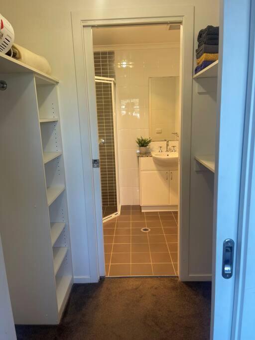 昆比恩Qbn Cracker: 2Br, 2Ba, 2 Secure B/ Ment Car Parks公寓 外观 照片